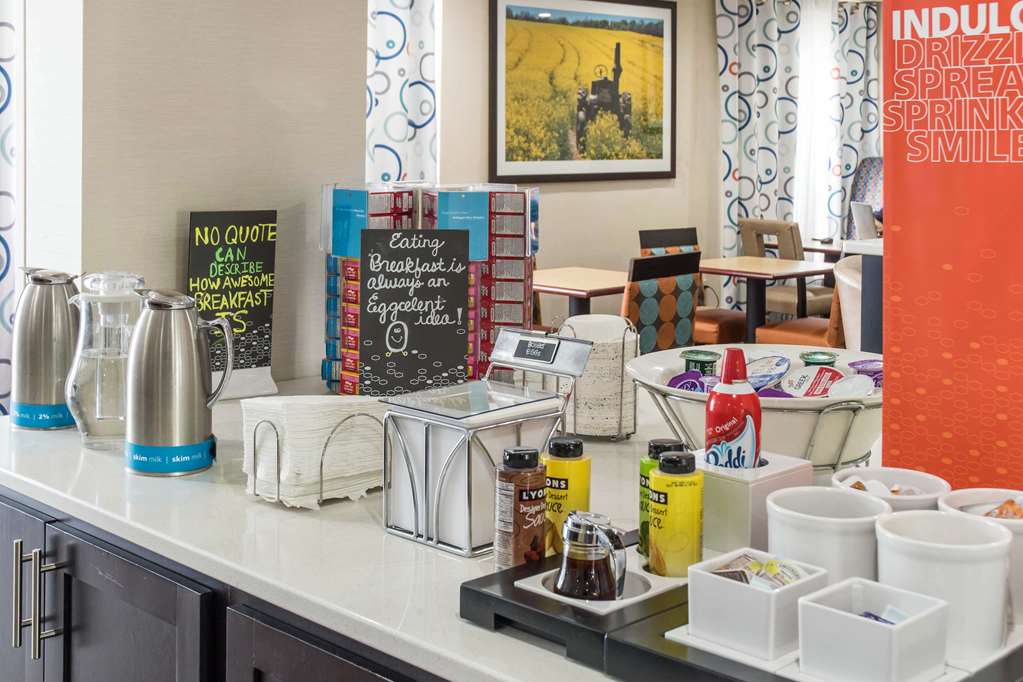 Hampton Inn Douglas - thumb 11
