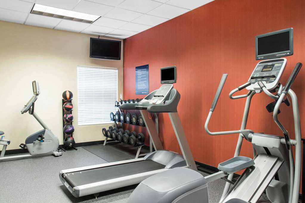 Hampton Inn Douglas - thumb 16