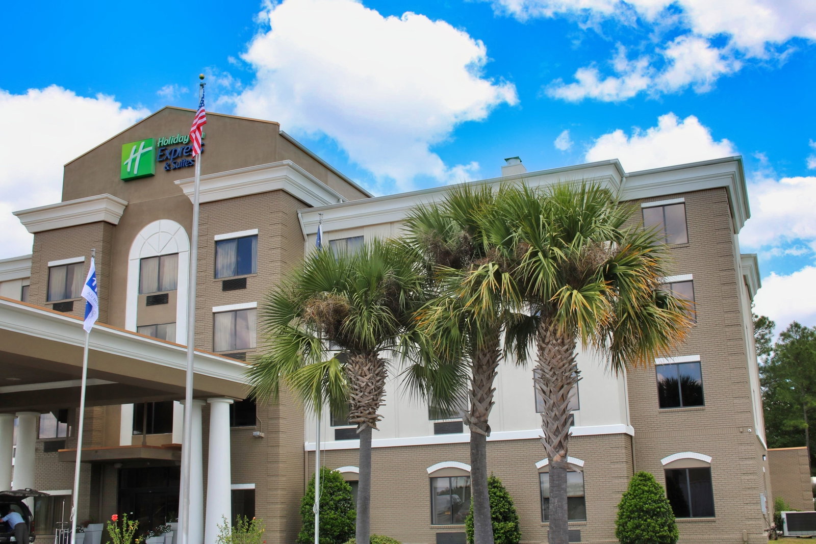 Holiday Inn Express - thumb 0