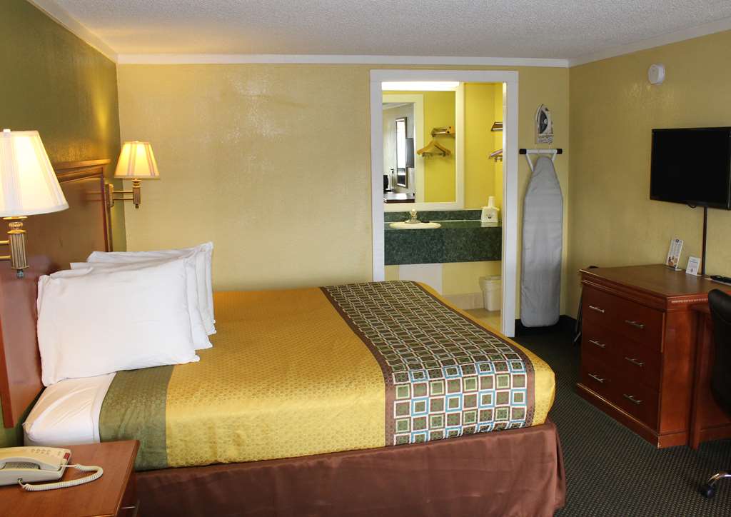 Americas Best Value Inn & Suites - thumb 7