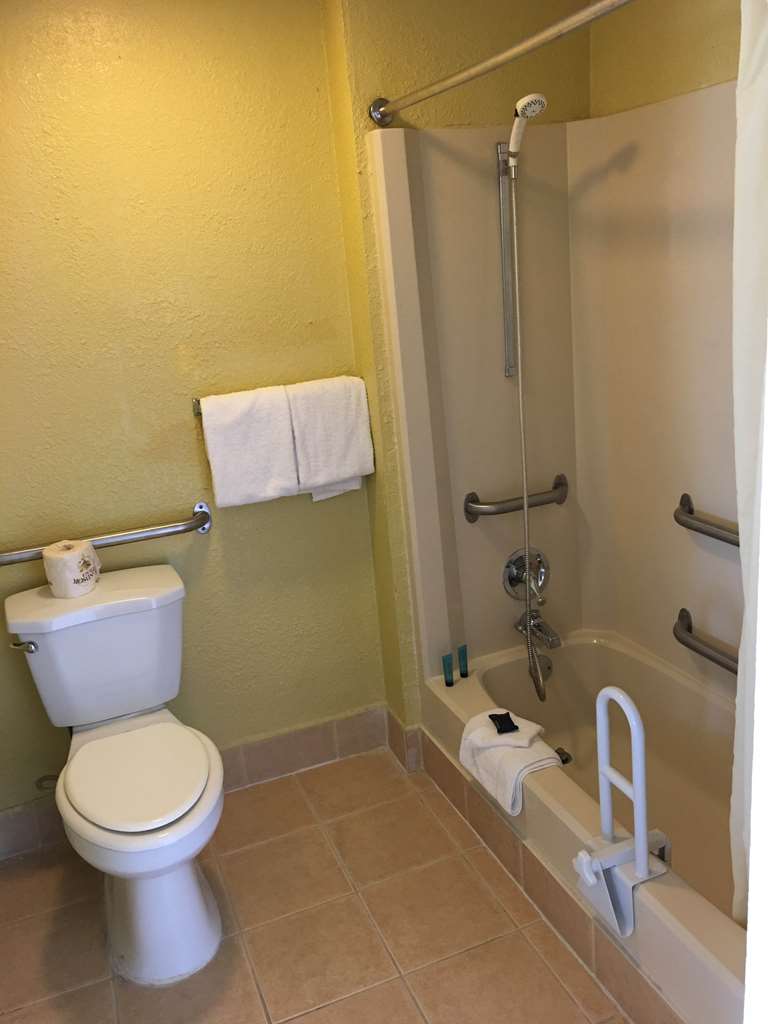 Americas Best Value Inn & Suites - thumb 10