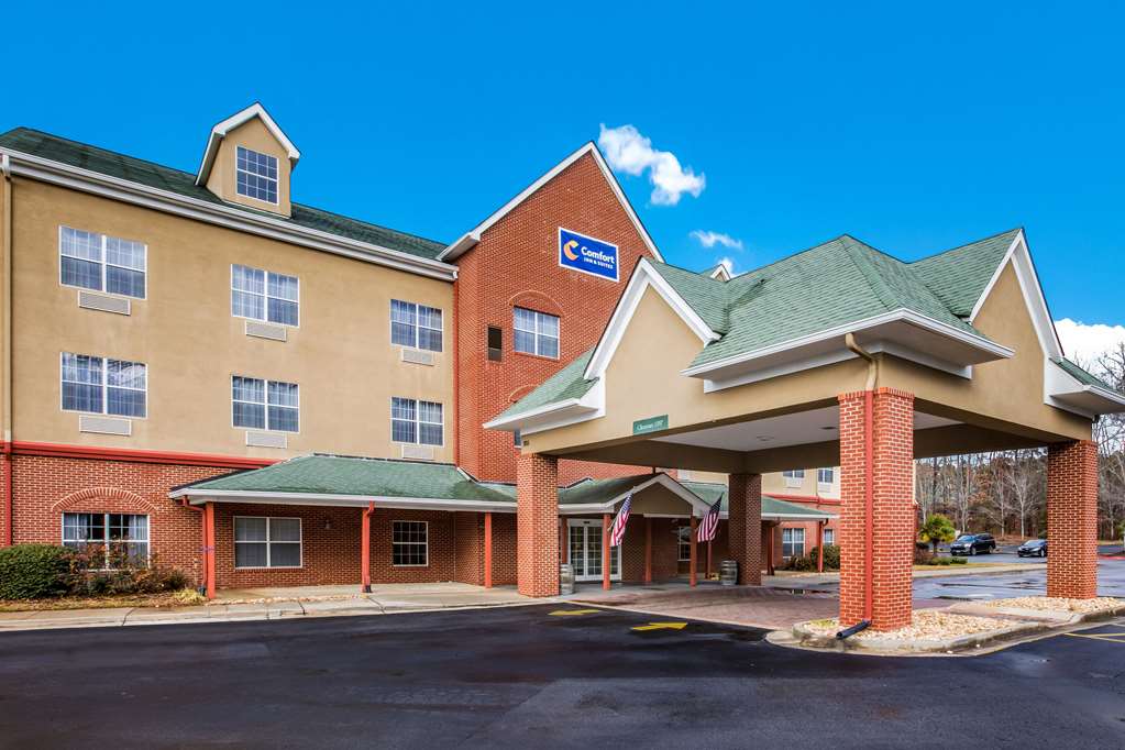 Comfort Inn & Suites - thumb 0