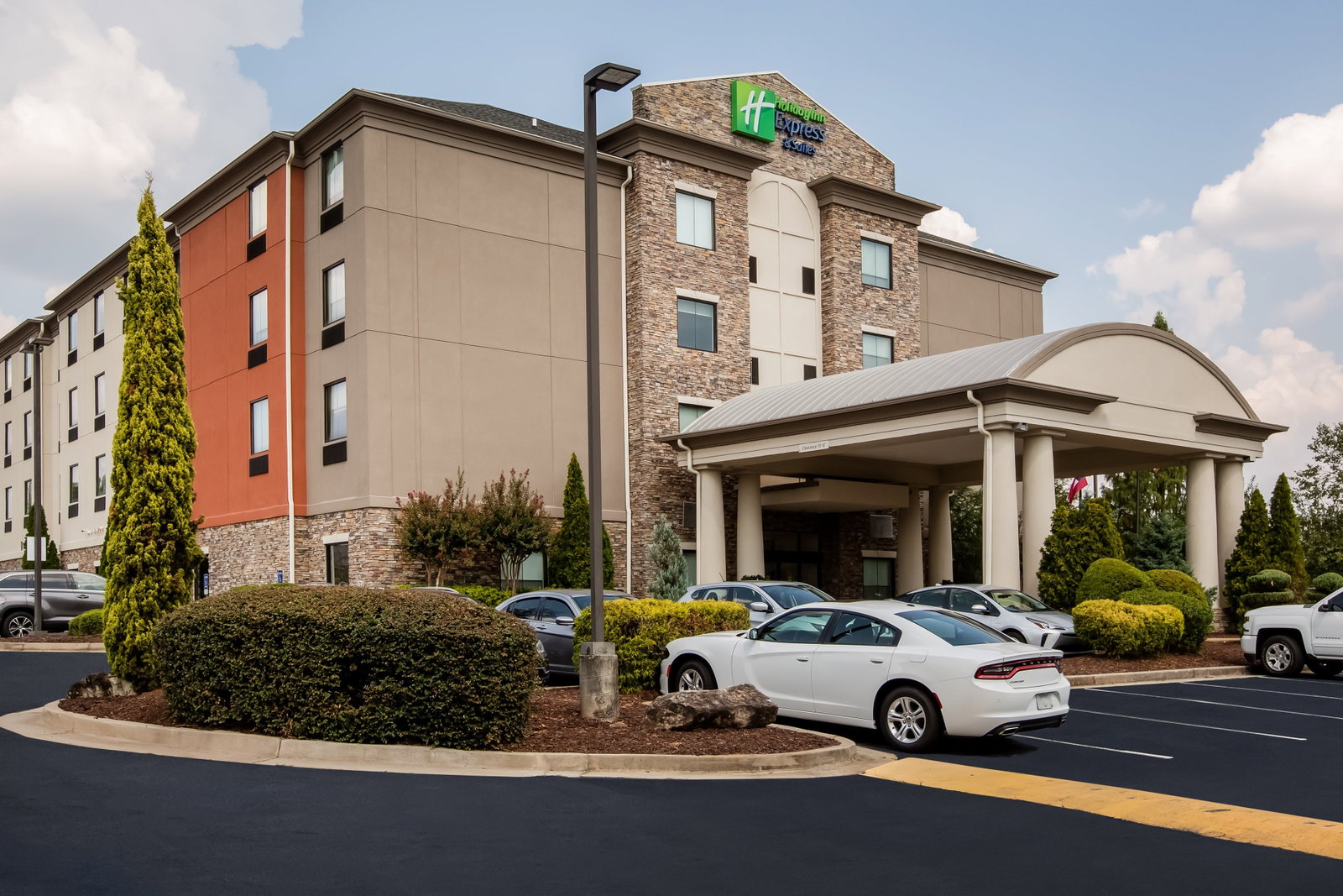 Holiday Inn Express Hotel & Suites - thumb 0