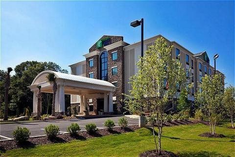 Holiday Inn Express Hotel & Suites - thumb 1