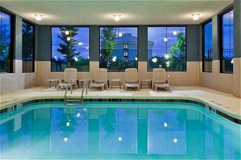 Holiday Inn Express Hotel & Suites - thumb 7