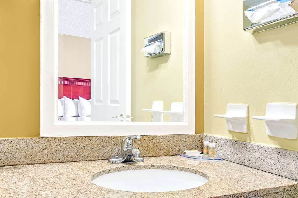 Days Inn Orange City/Deland - thumb 11