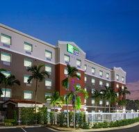 Holiday Inn Express Hotel  Suites - Accommodation Los Angeles
