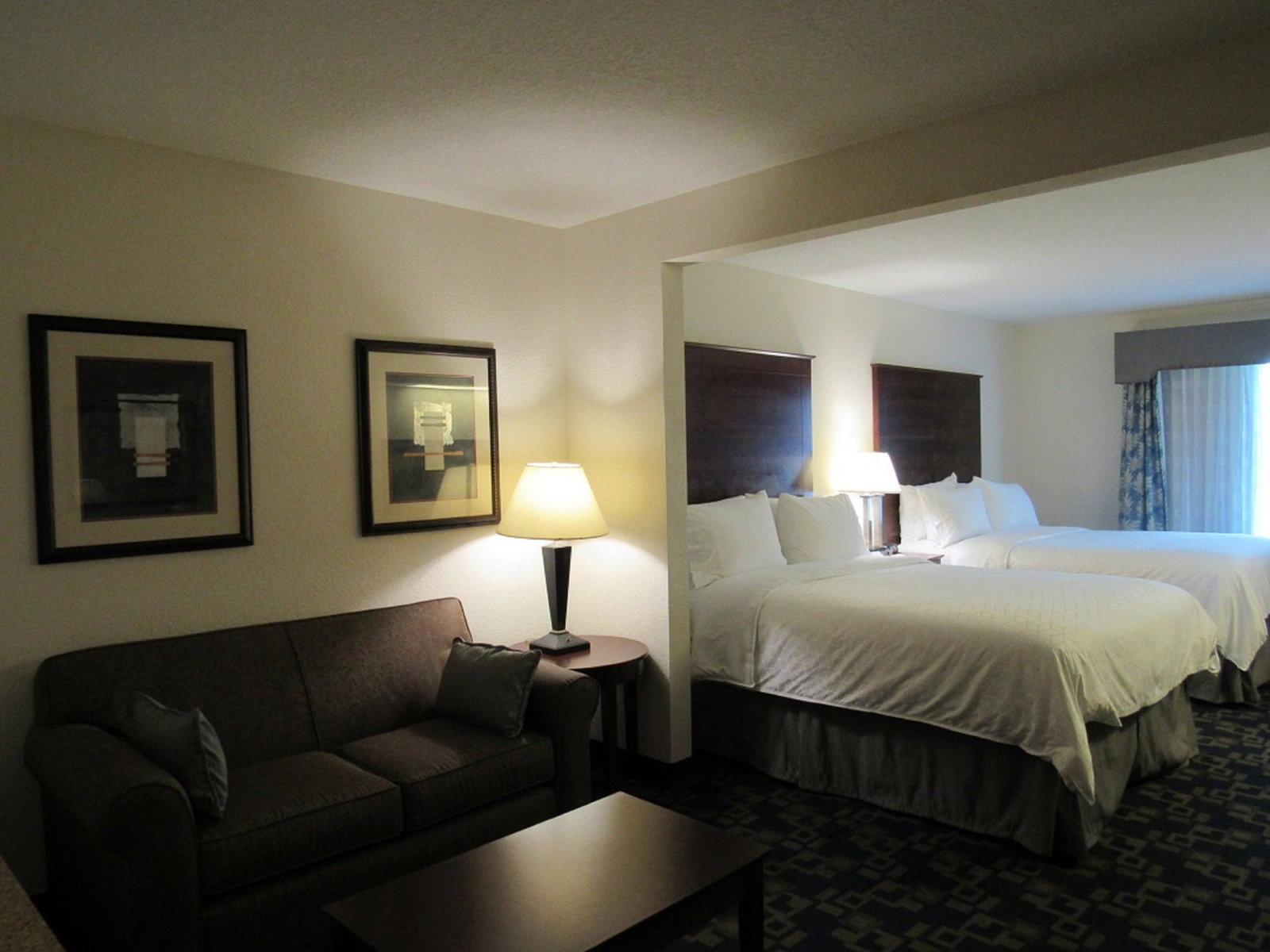 Holiday Inn Express Hotel & Suites - thumb 6