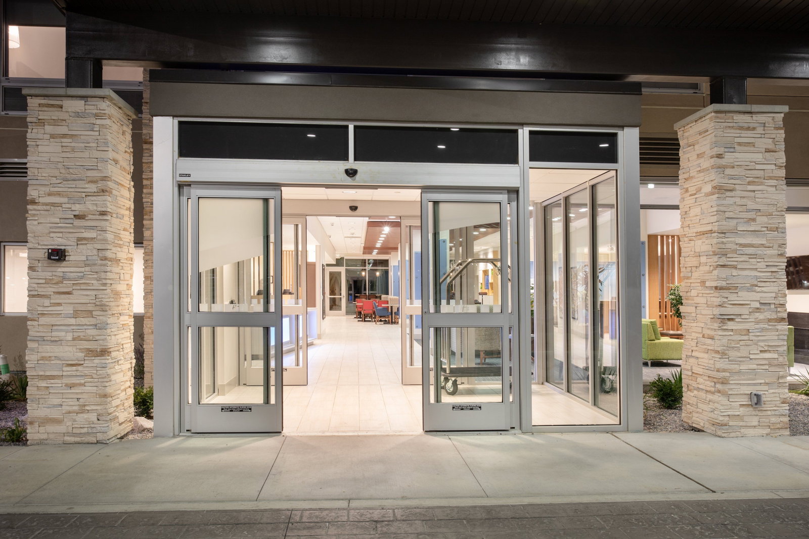 Holiday Inn Express & Suites Ely - thumb 1