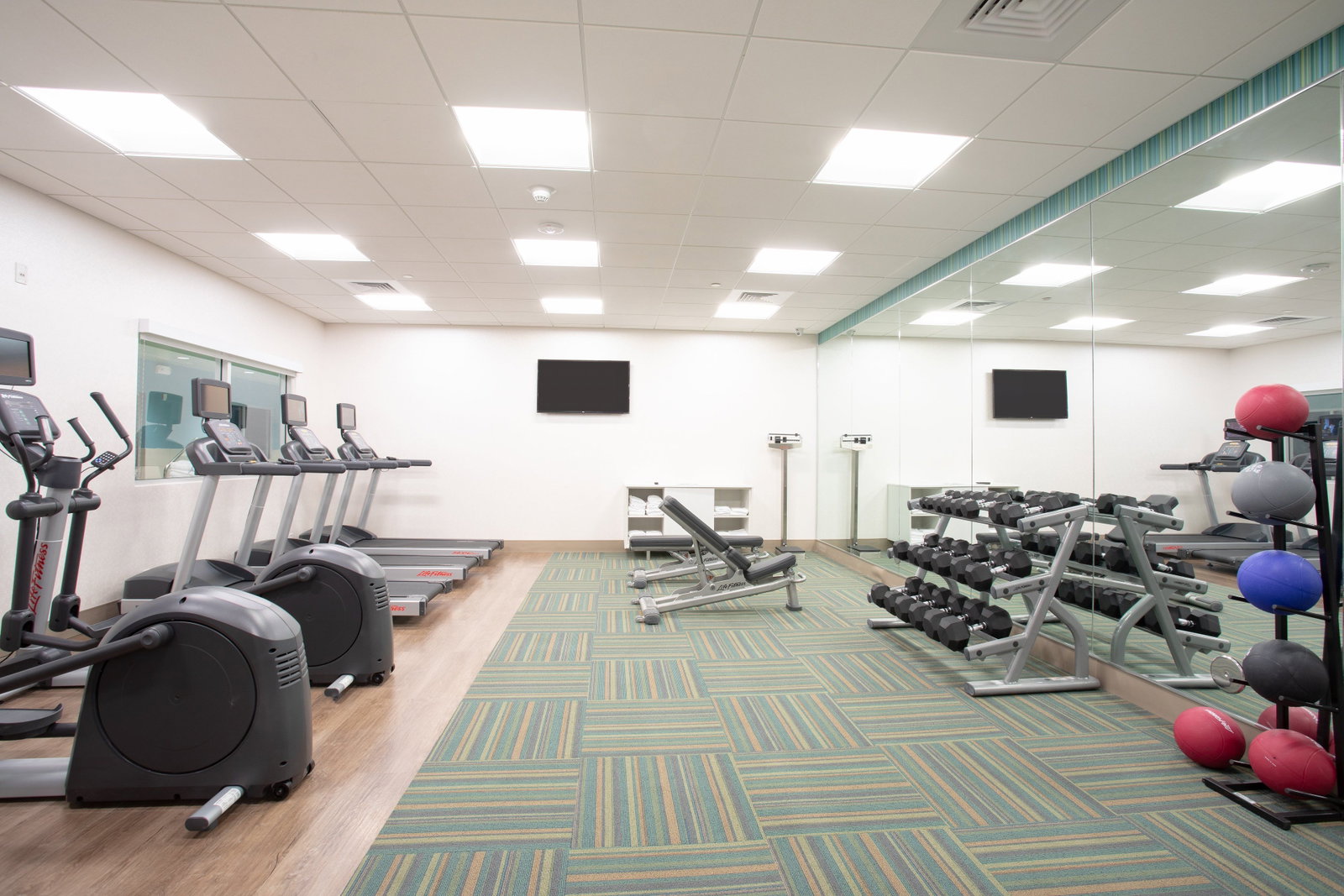 Holiday Inn Express & Suites Ely - thumb 14