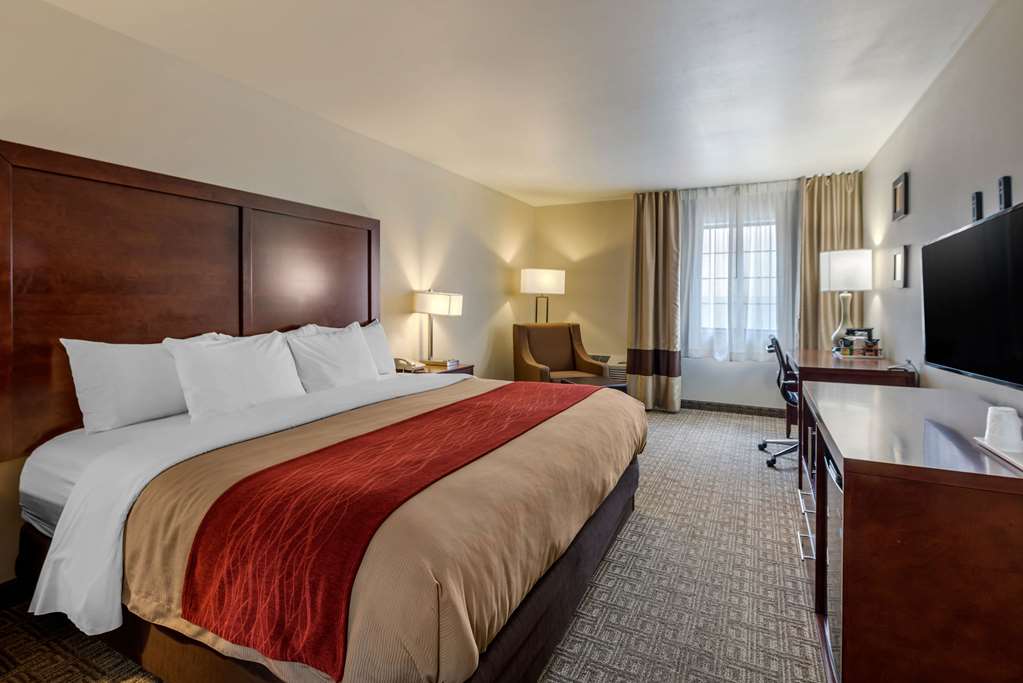 Comfort Inn & Suites - thumb 4
