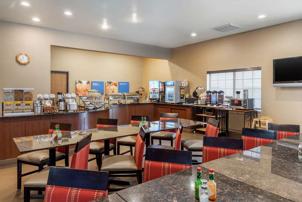 Comfort Inn & Suites - thumb 10