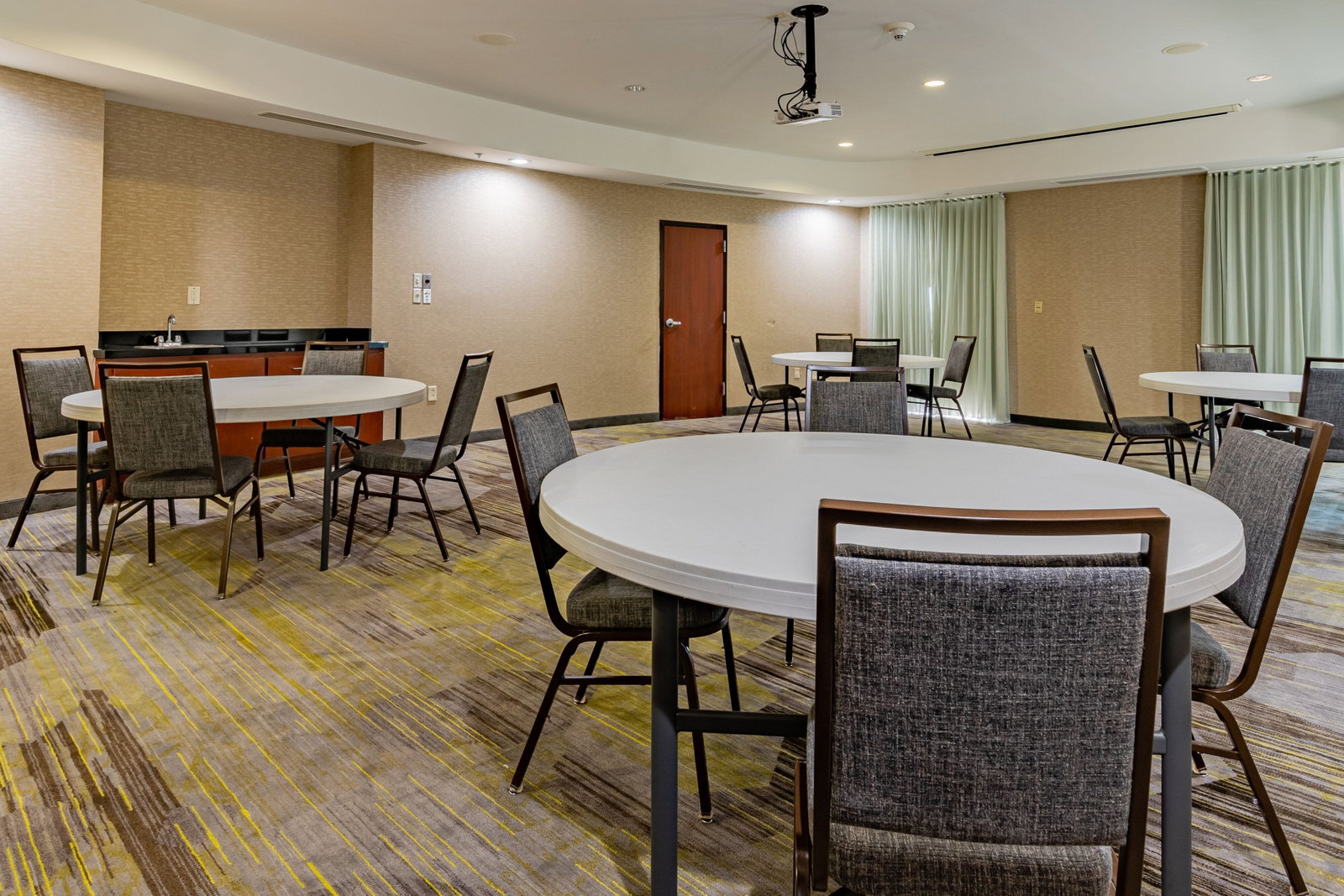 Courtyard By Marriott Brunswick - thumb 11