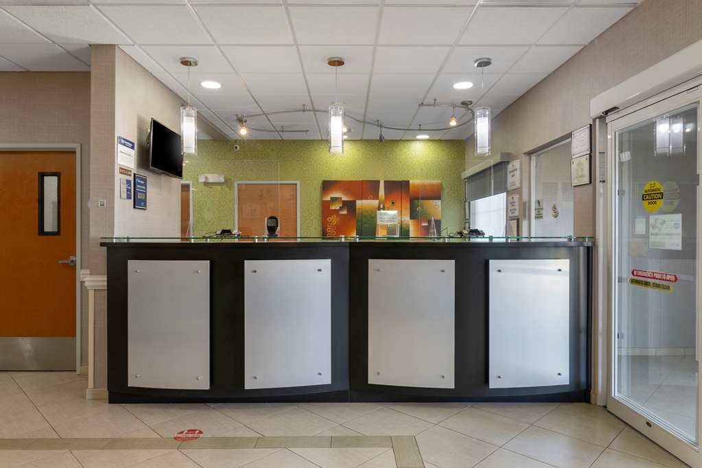 Best Western Plus Brunswick Inn & Suites - thumb 4