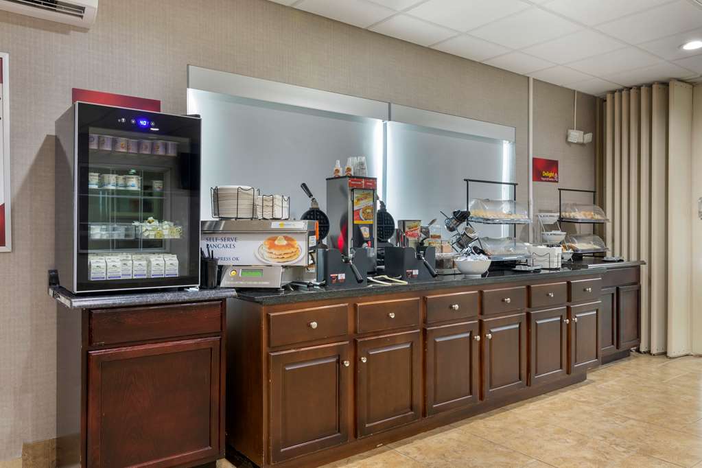 Best Western Plus Brunswick Inn & Suites - thumb 12