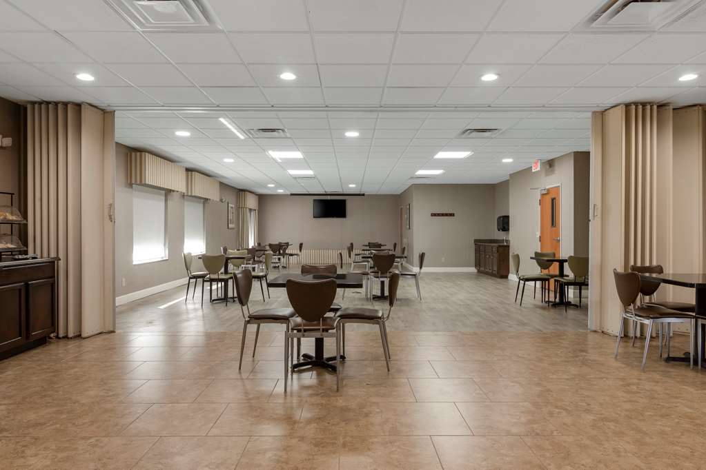 Best Western Plus Brunswick Inn & Suites - thumb 13