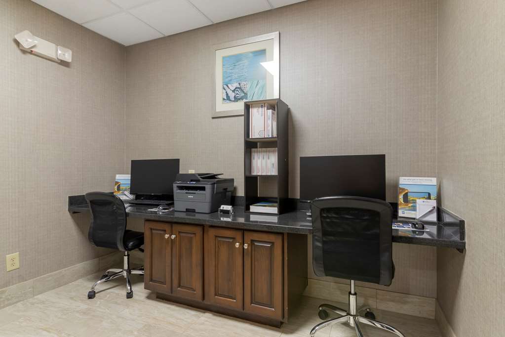 Best Western Plus Brunswick Inn & Suites - thumb 16