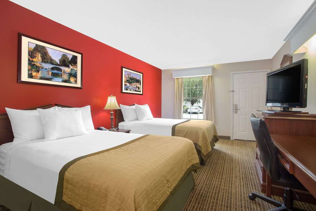 Baymont Inn & Suites Brunswick - thumb 3