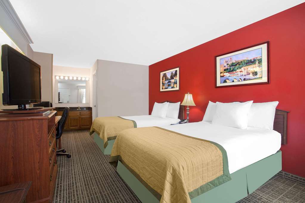 Baymont Inn & Suites Brunswick - thumb 4