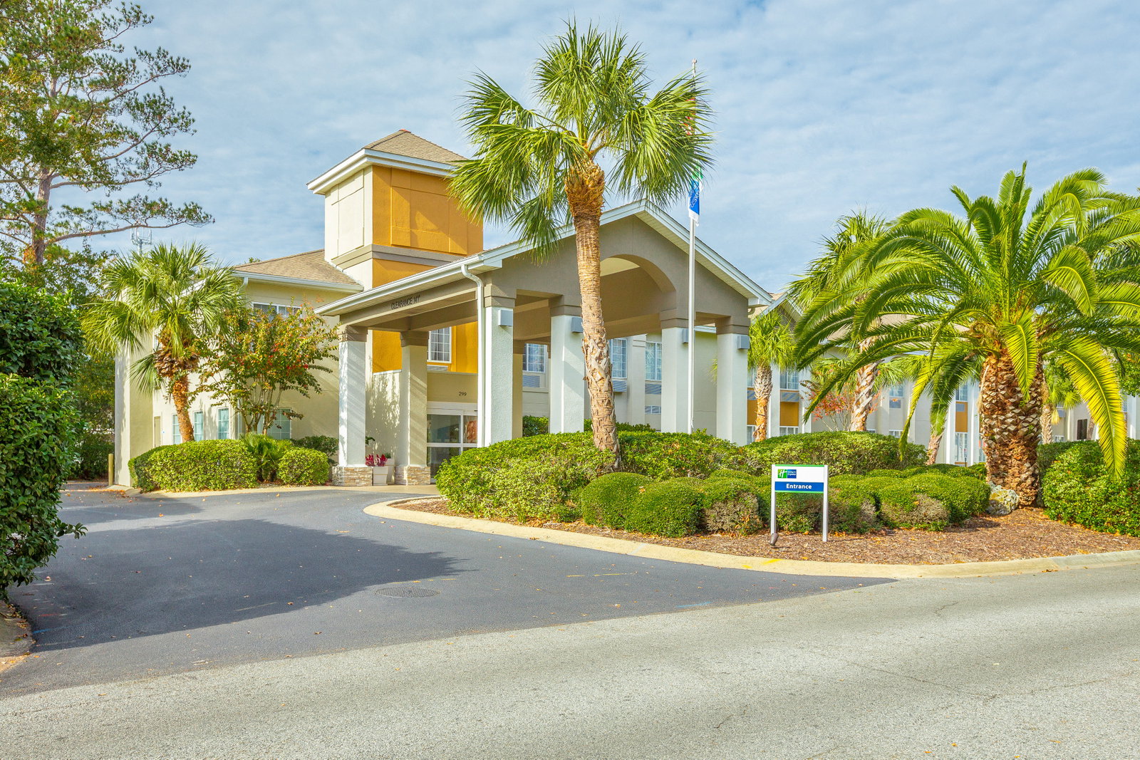 Holiday Inn Express - thumb 2