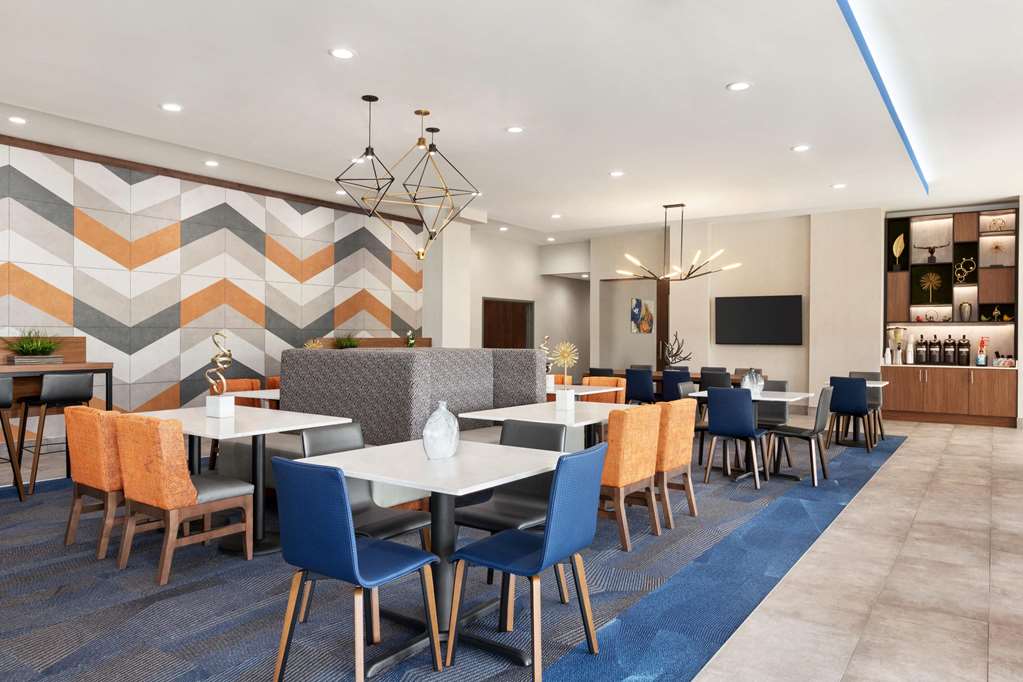 La Quinta Inn & Sts Brunswick-Golden Isl - thumb 17