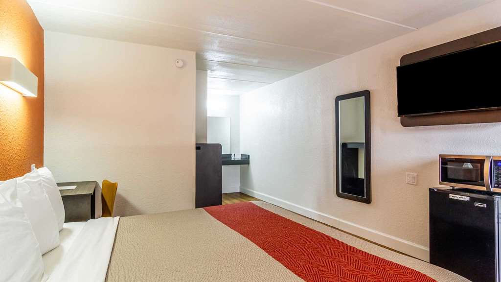 Motel 6 Brunswick - thumb 5
