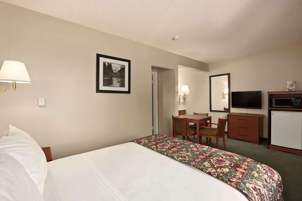 Days Inn Cortez - thumb 13