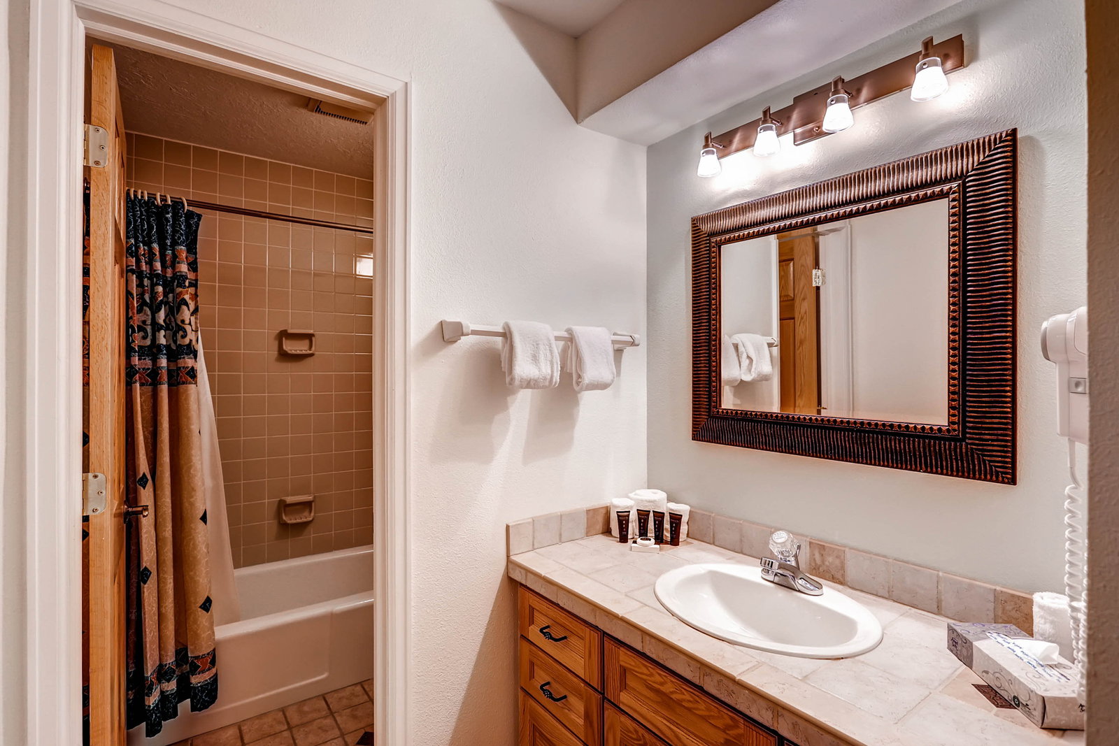 Aspen Ridge Condominiums - thumb 5