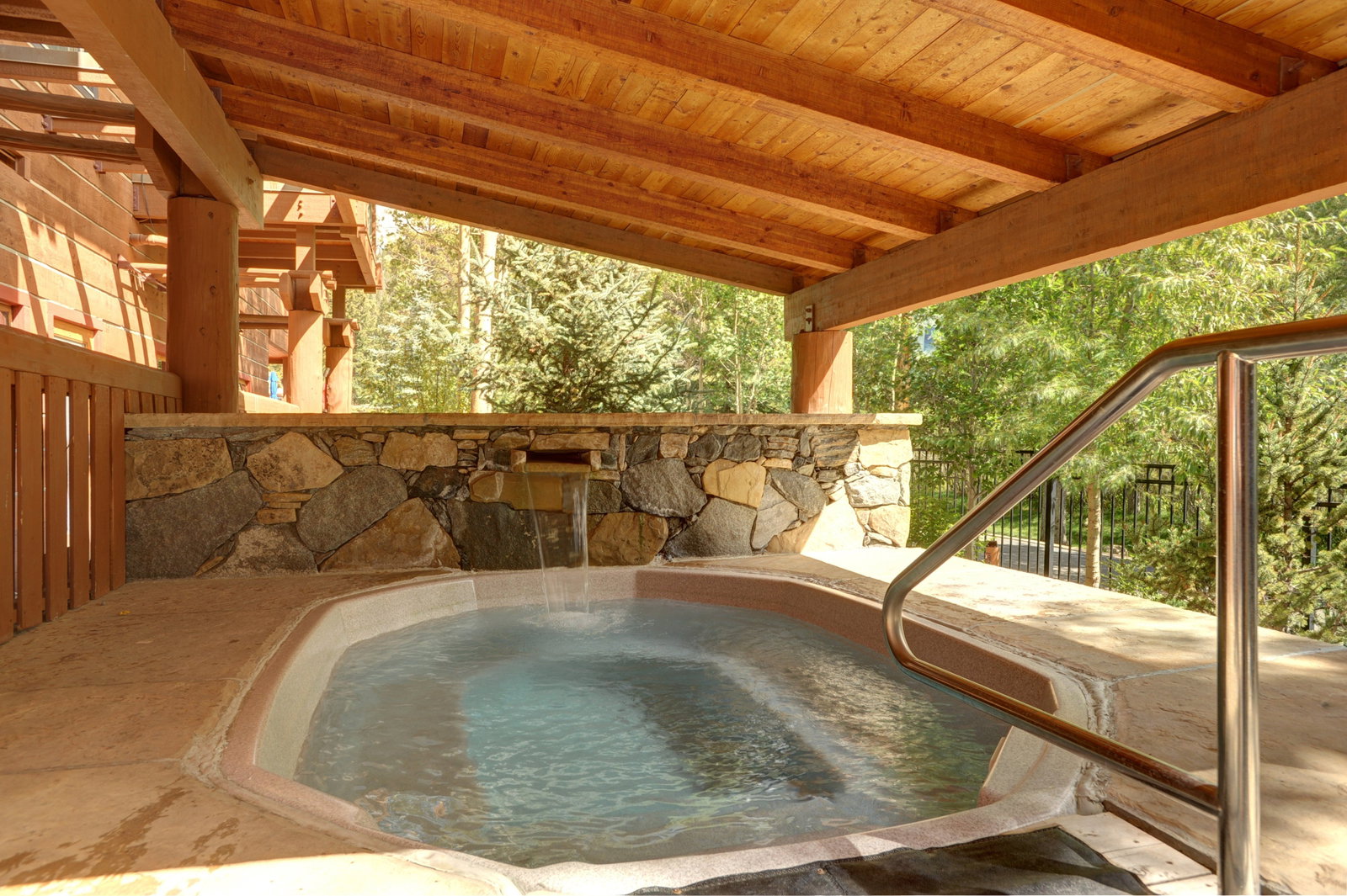 Jackpine & Black Bear Condominiums - thumb 2