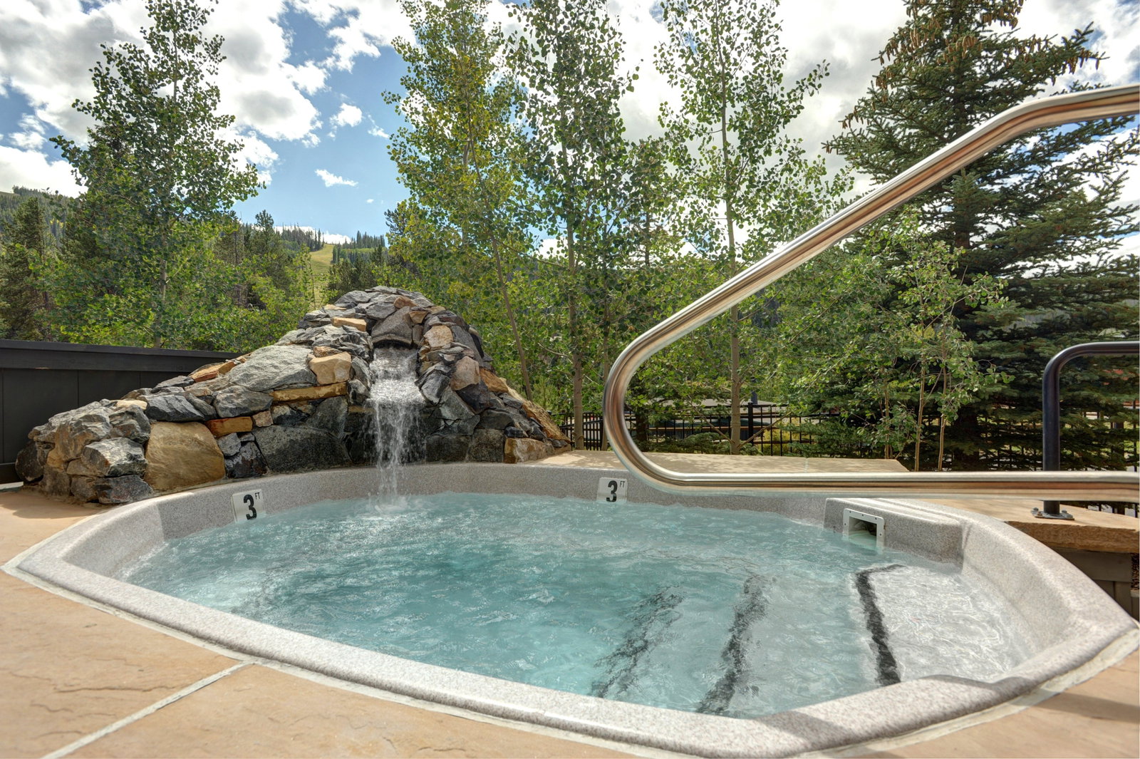 Jackpine & Black Bear Condominiums - thumb 17