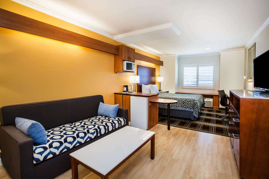 Days Inn & Suites Antioch - thumb 7