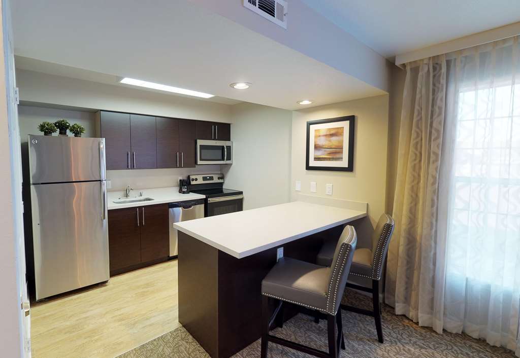 Chase Suite Hotel Newark - thumb 8