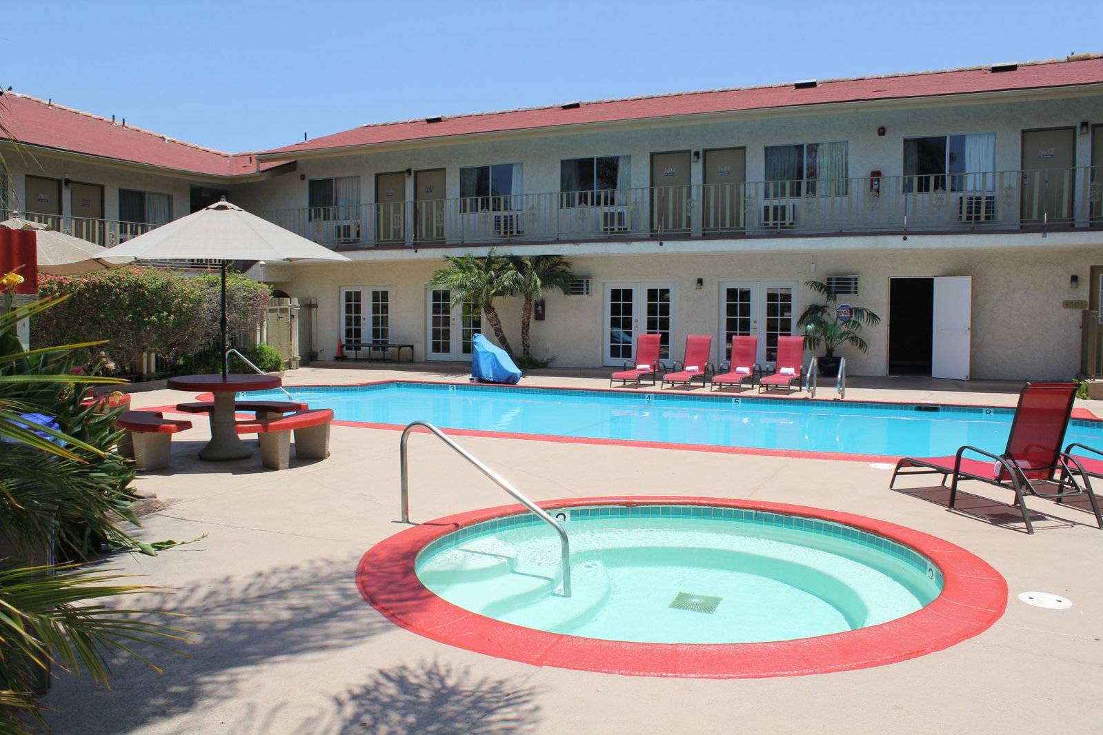 California Suites Hotel - thumb 2