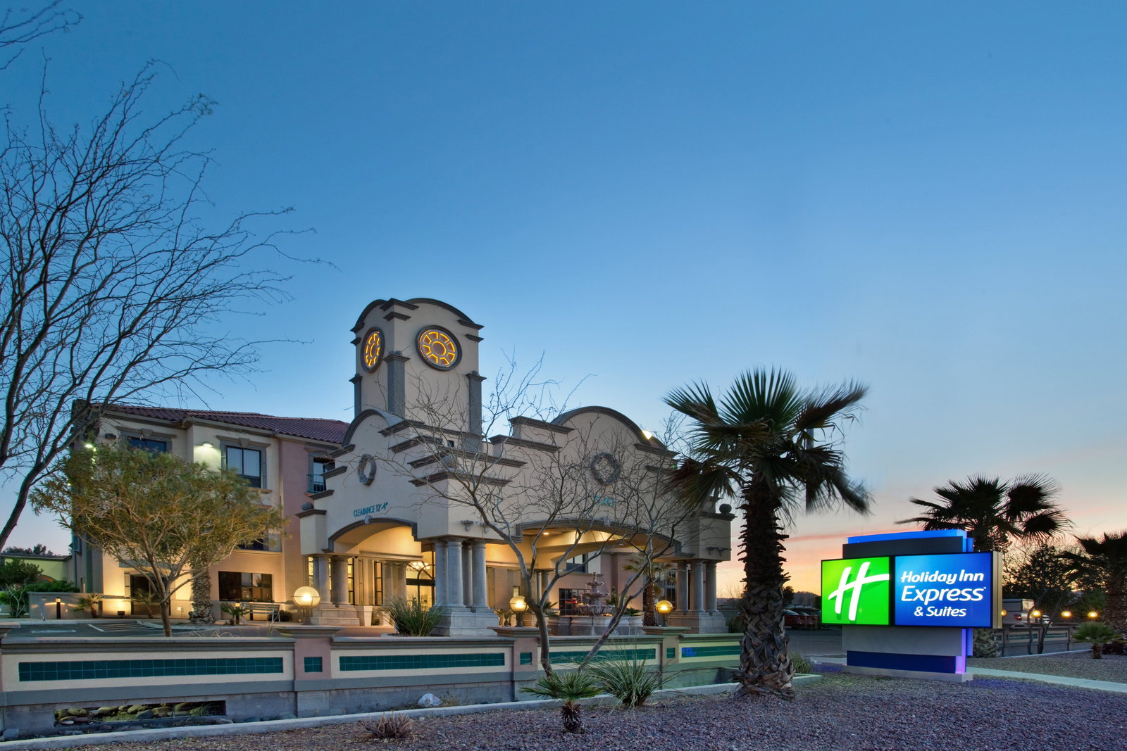 Holiday Inn Express & Suites Tucson Mall - thumb 1
