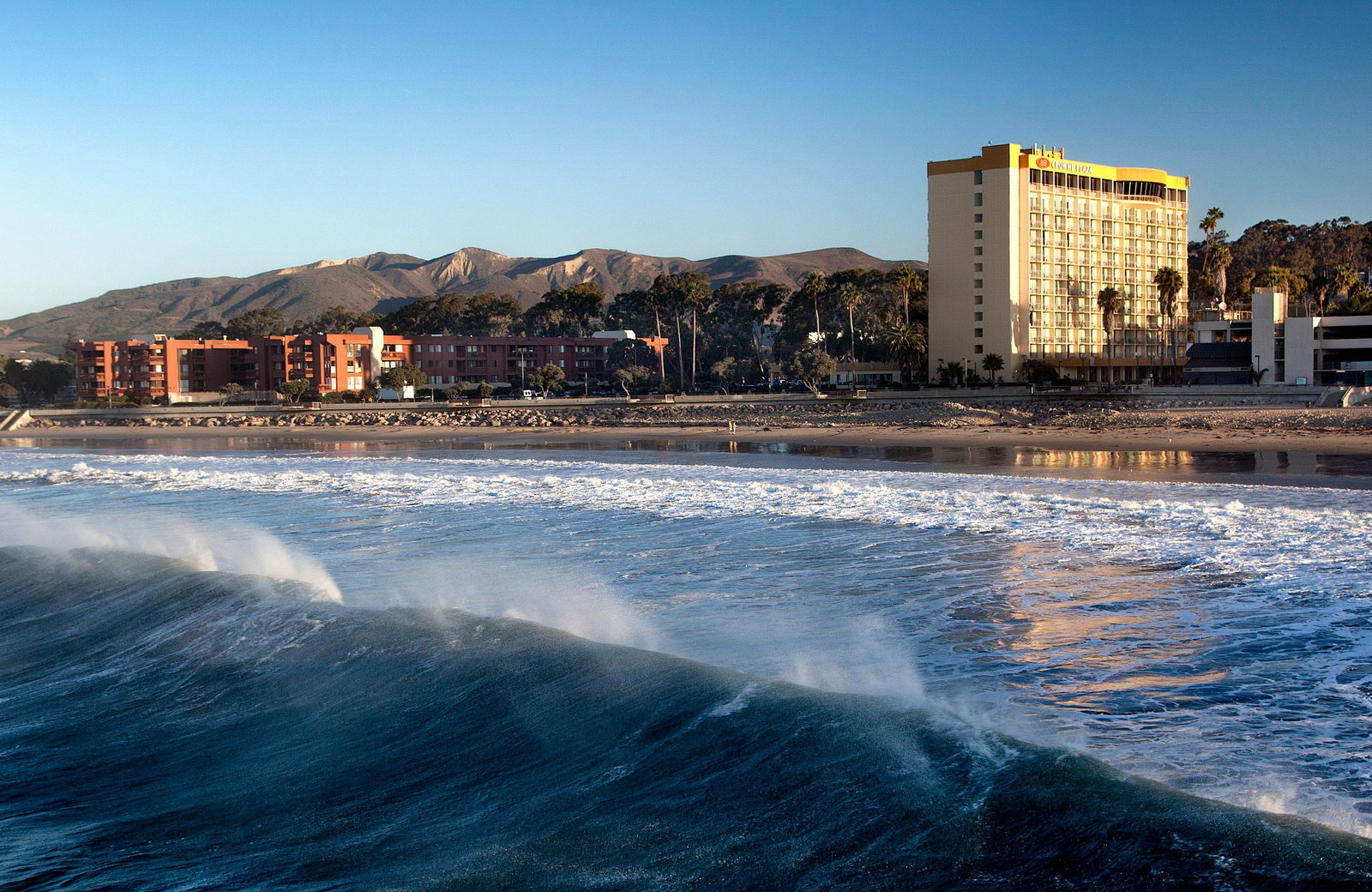 Crowne Plaza Ventura Beach - thumb 0