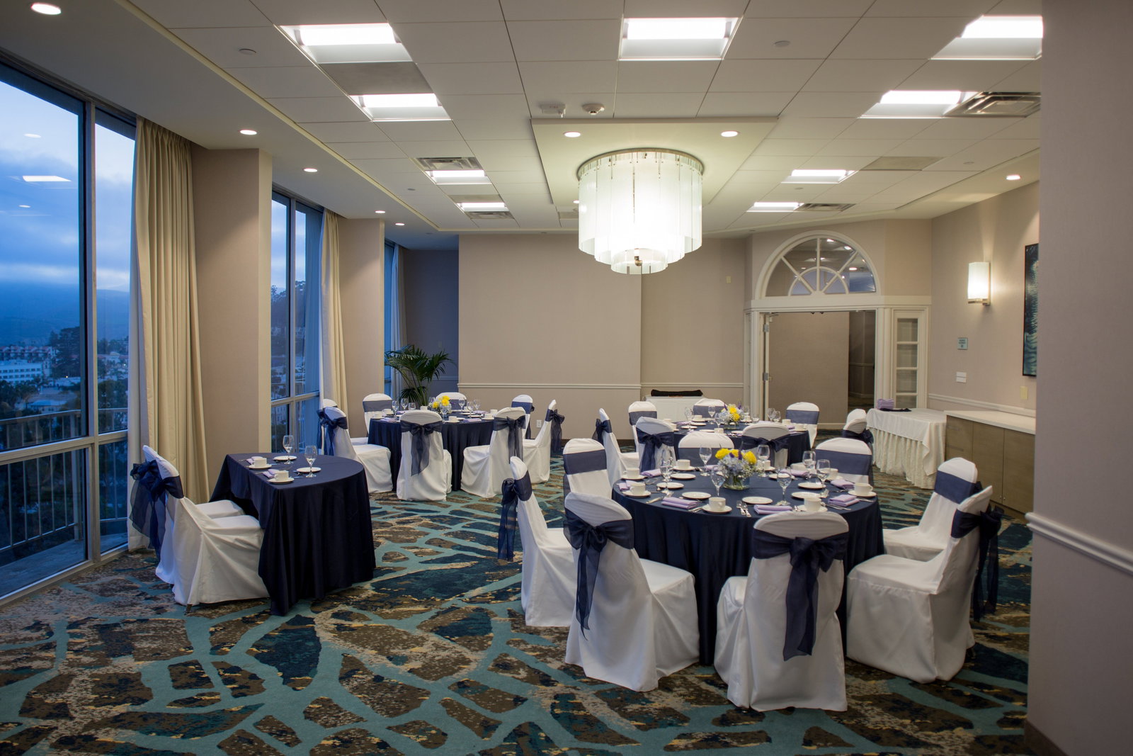 Crowne Plaza Ventura Beach - thumb 8