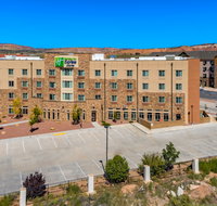 Holiday Inn Express And Suite East - Accommodation Los Angeles