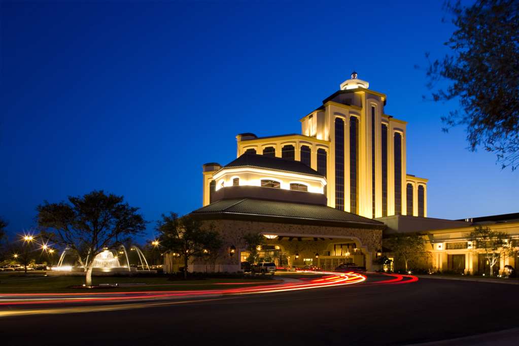 L'Auberge Du Lac Hotel & Casino - thumb 0