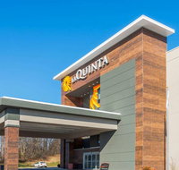 La Quinta Inn  Suites Aberdeen-APG - Accommodation Los Angeles