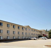 Super 8 by Wyndham Lincoln North - Accommodation Los Angeles