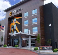 La Quinta Inn  Suites by Wyndham - Accommodation Los Angeles