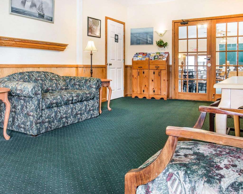 Quality Inn & Suites Mackinaw City - thumb 3