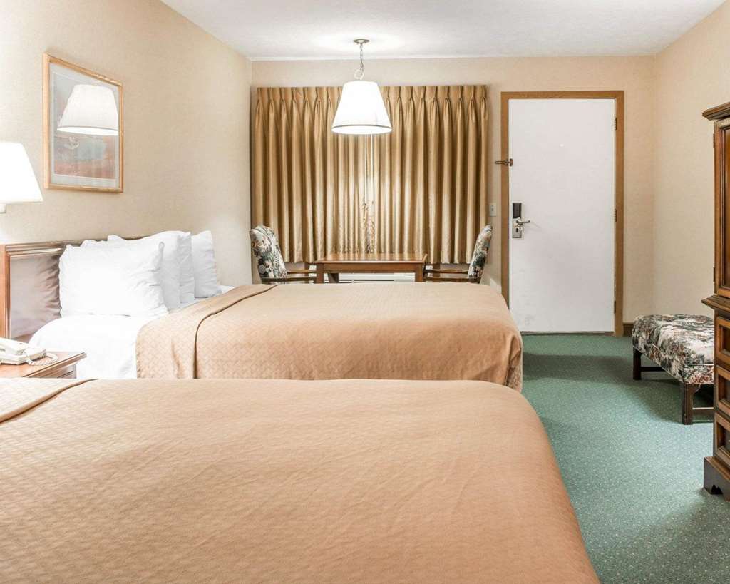 Quality Inn & Suites Mackinaw City - thumb 5