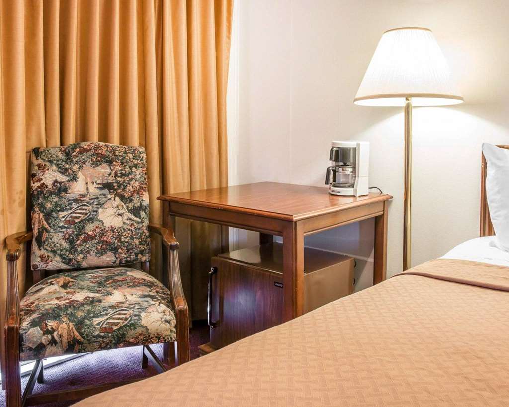 Quality Inn & Suites Mackinaw City - thumb 8