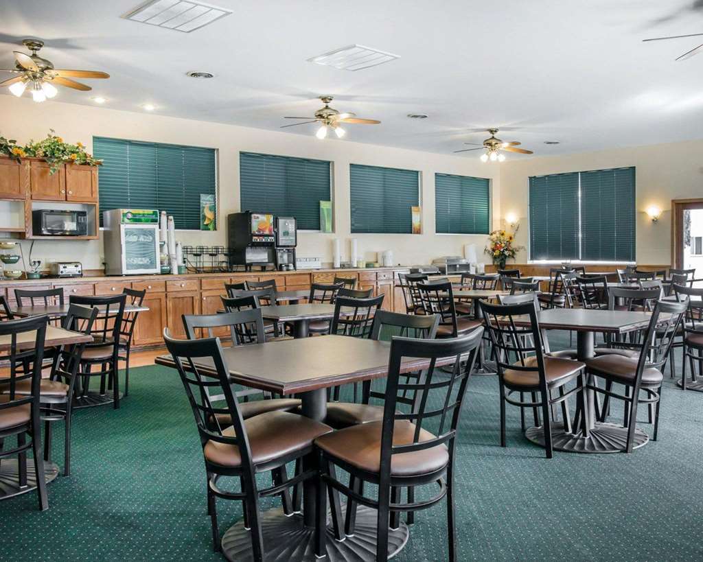 Quality Inn & Suites Mackinaw City - thumb 11