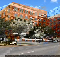 JFK Assassination and Museum Tour with Lee Harvey Oswald Rooming House - Accommodation Los Angeles