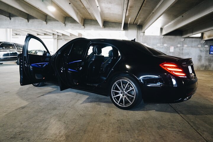 1-4 Hour New Orleans Private Chauffeured Transport By Executive Sedan - thumb 1