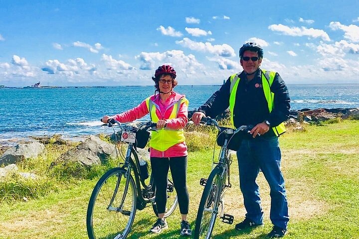 1.5-hrs. Hidden Neighborhoods Of Portsmouth | City View | Guided Bike Tour - thumb 3