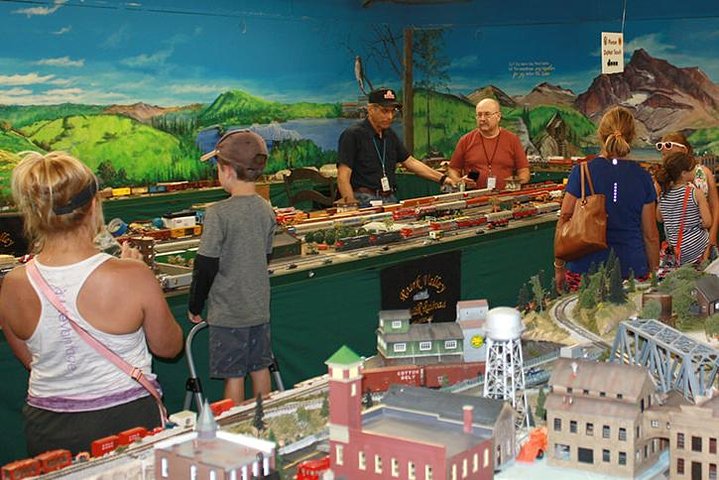 World's Largest Toy Museum Admission In Branson - thumb 0