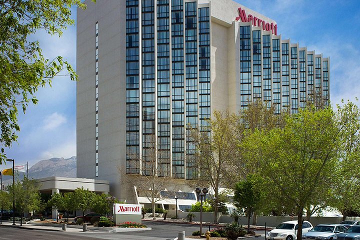 The Dinner Detective Murder Mystery Dinner Show - Albuquerque - thumb 1